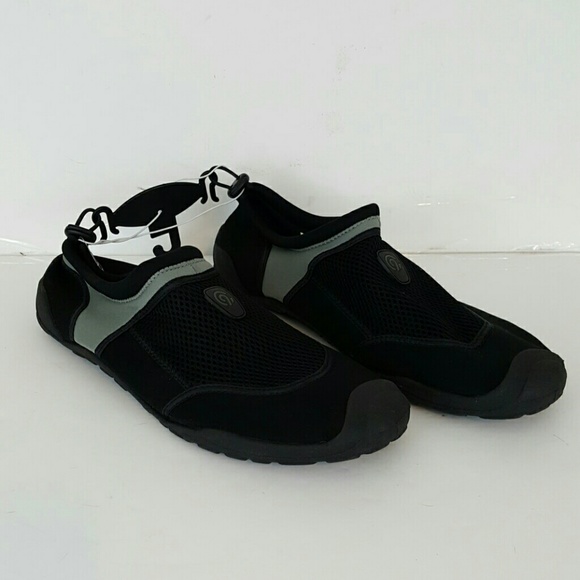 Men's water Shoes Large (11/12) NWOT - Picture 1 of 5